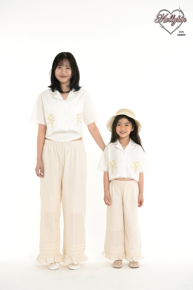 Mollybin - Korean Women Fashion - #momslook - Daisy Lace Shirt (with Mom) - 4