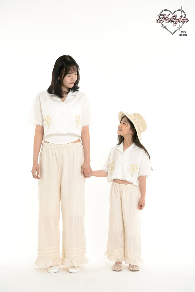 Mollybin - Korean Women Fashion - #womensfashion - Daisy Lace Shirt (with Mom) - 6