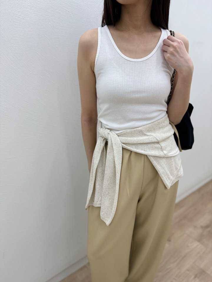 Most - Korean Women Fashion - #momslook - Moss Sleeveless Top - 10