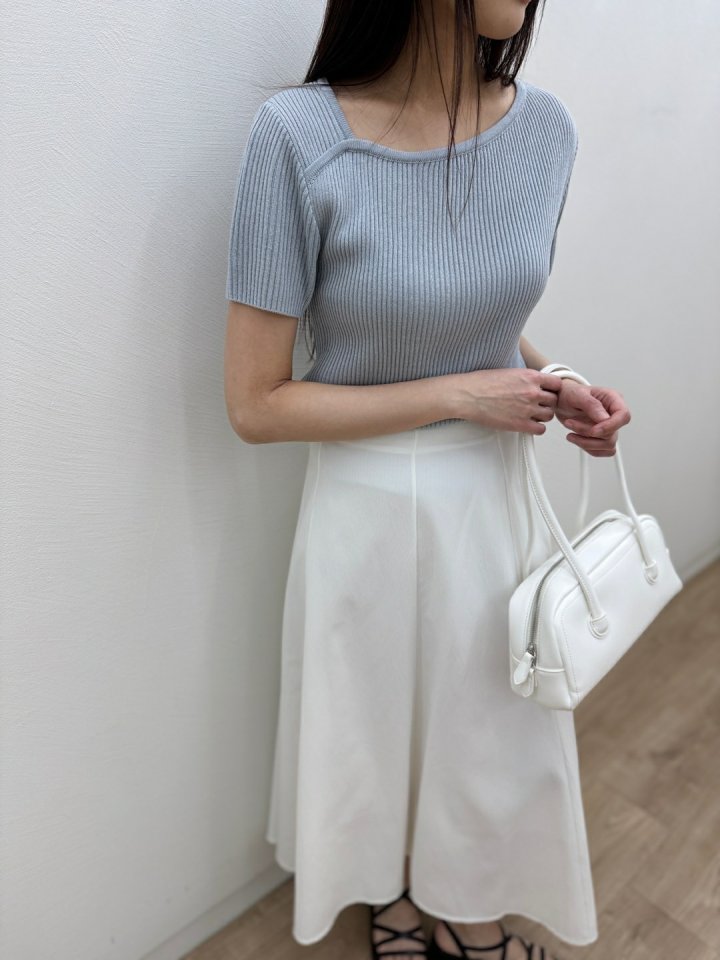 Most - Korean Women Fashion - #restrostyle - Amber Knit Top - 4