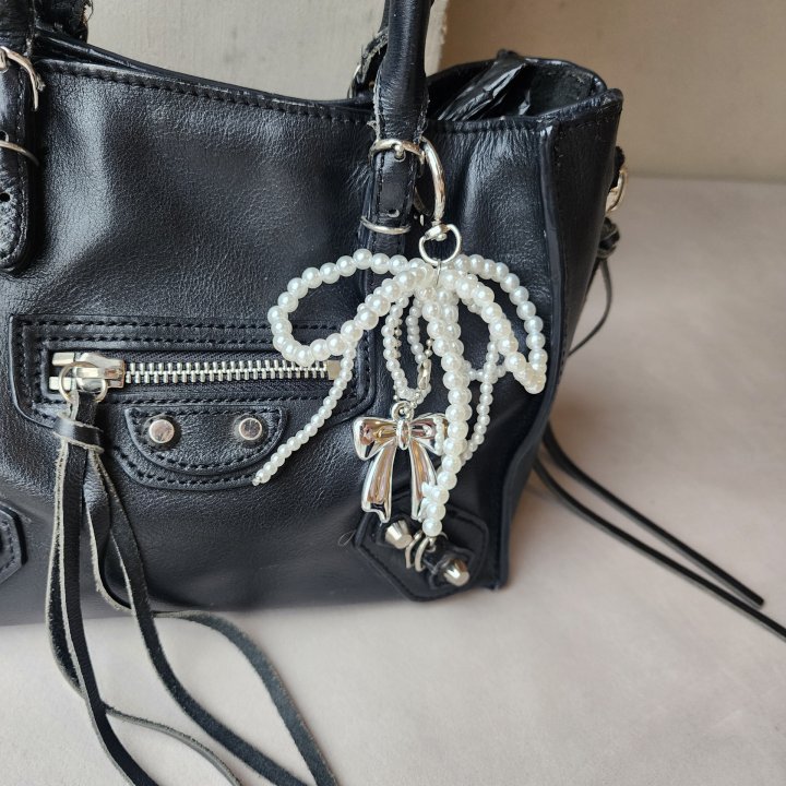 Newerly - Korean Women Fashion - #womensfashion - Pearl Ribbon Keyring