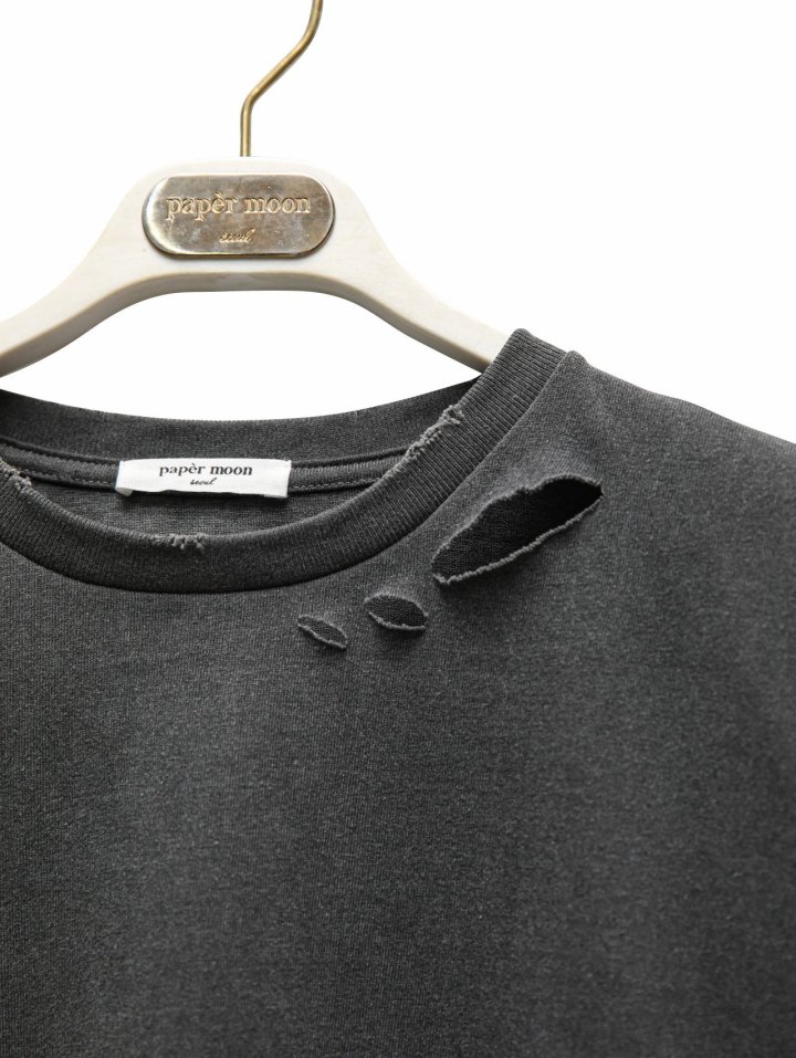 Paper Moon - Korean Women Fashion - #momslook - Cropped Pigment Cutting Detail Tee - 6