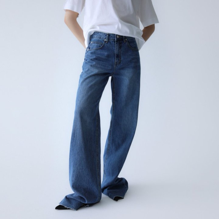Paper Moon - Korean Women Fashion - #thelittlethings - Classic Low Cut Wide Fit Mid Blue Jeans - 3