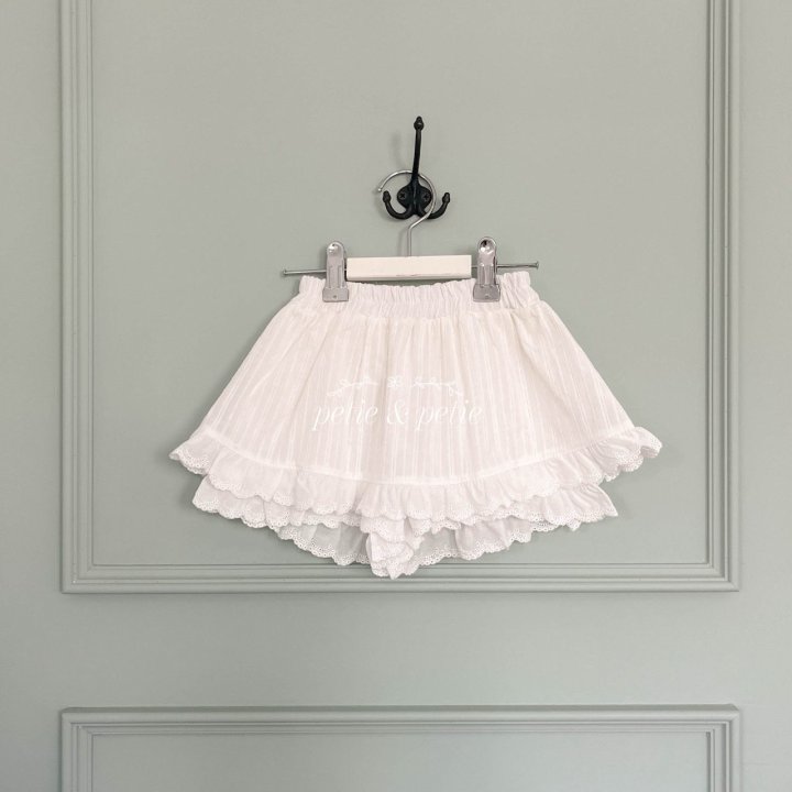 Petit & Petit - Korean Children Fashion - #kidsshorts - Lace Skirt Pants