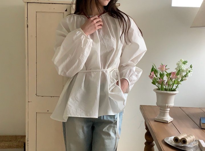 Pomelo - Korean Women Fashion - #vintagekidsstyle - Round Shirring Blouse