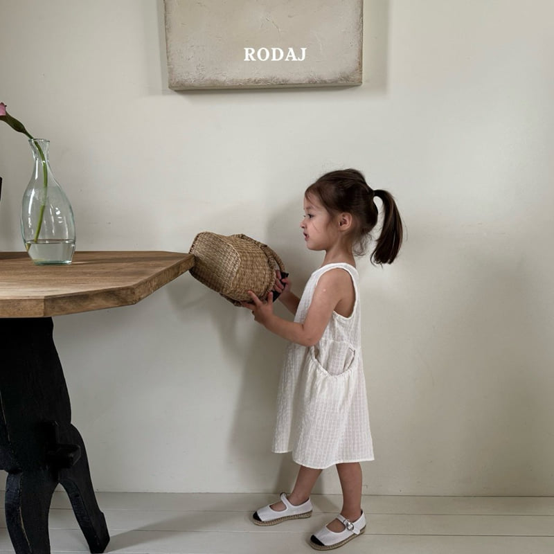 Roda J - Korean Children Fashion - #littlefashionista - Pocket Dress (Junior) - 3