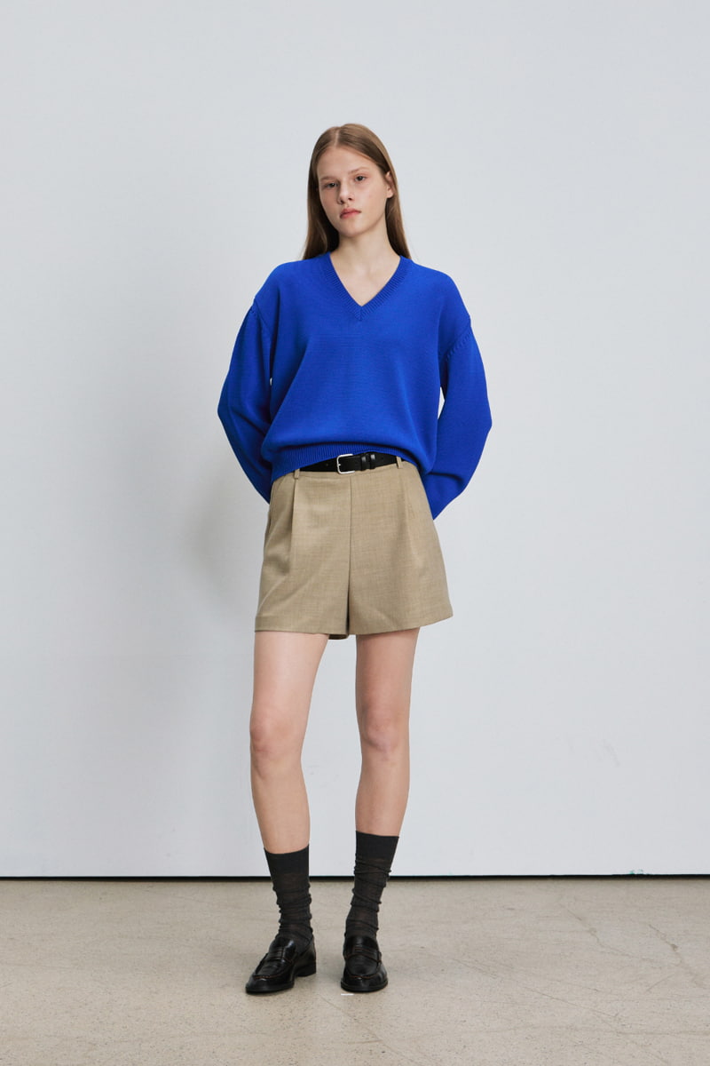 Understanding - Korean Women Fashion - #womensfashion - One Tuck Soft Half Pants - 2