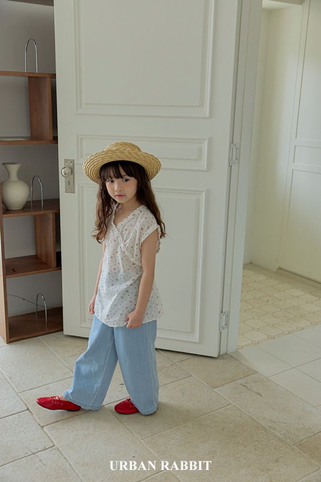 Urban Rabbit - Korean Children Fashion - #designkidswear - Frill Flower Sleeveless Blouse - 4