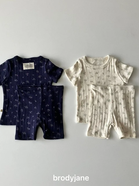 Blossom Set (Bibs not included) Blossom Set (Bibs not included)