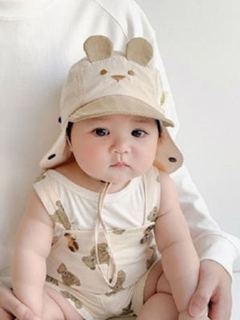 Bear Contrast Cape Hat