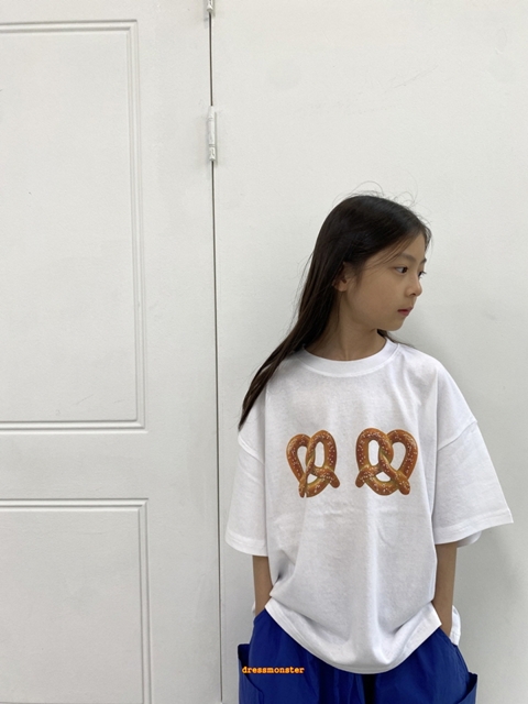 Pretzel Tee