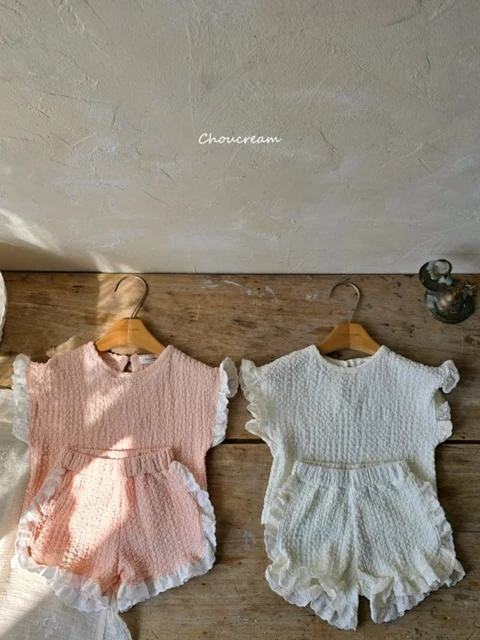 Liz Frill Set (Top + Shorts Set) Liz Frill Set (Top + Shorts Set)