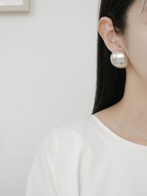 Dron The Round Bold Earrings Dron The Round Bold Earrings