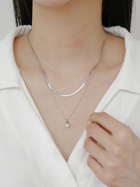 Velty Surgical Layered Pearl Necklace Velty Surgical Layered Pearl Necklace