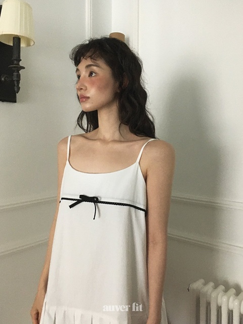 Ribbon Pleated Sleeveless