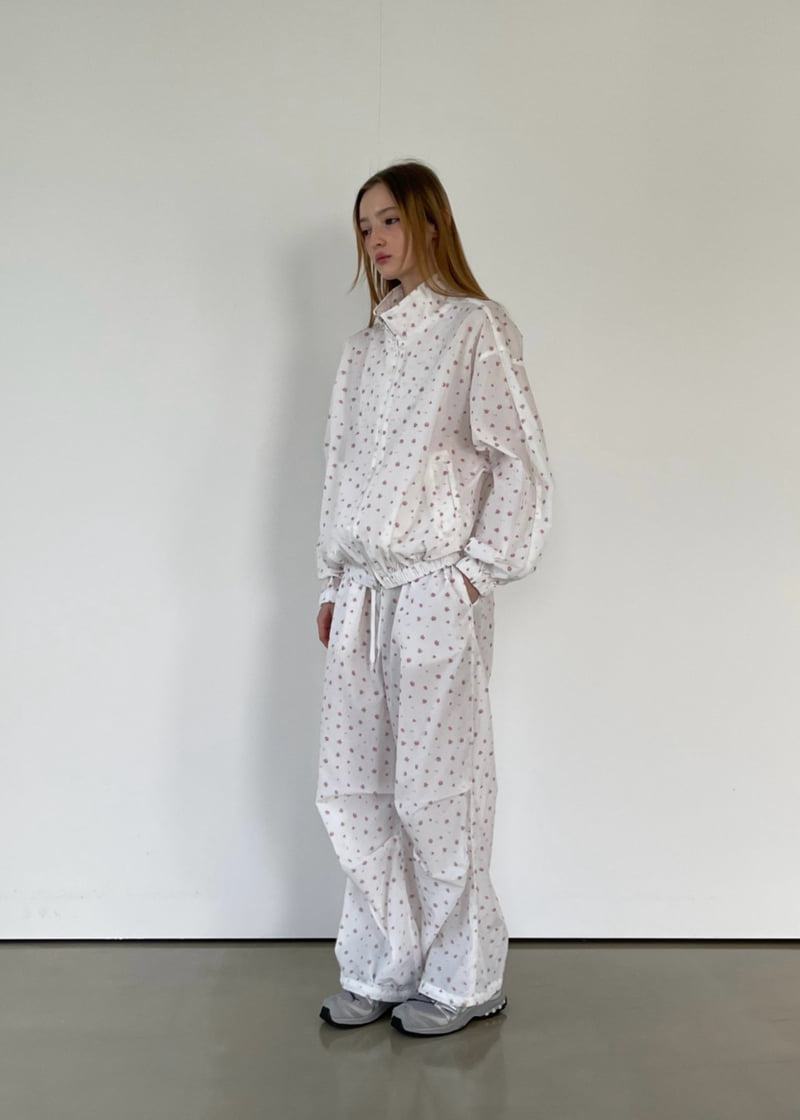Another Avenue - Korean Women Fashion - #momslook - Flower Anorak Pants - 6