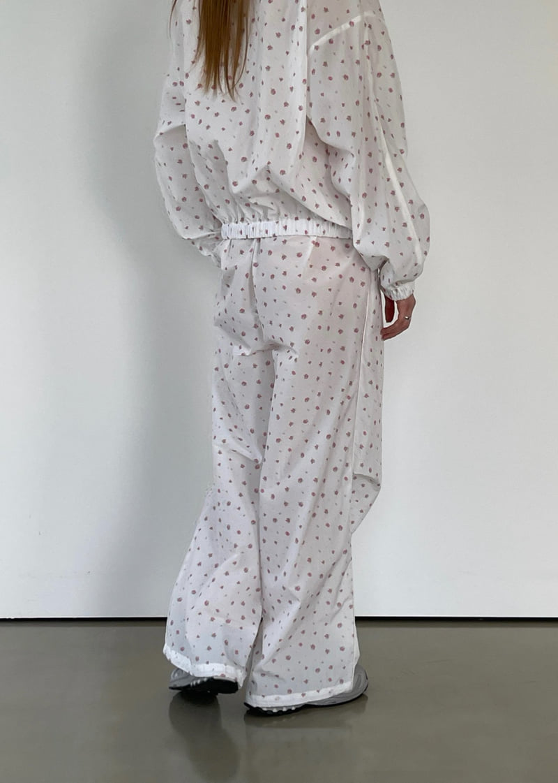 Another Avenue - Korean Women Fashion - #momslook - Flower Anorak Pants - 8
