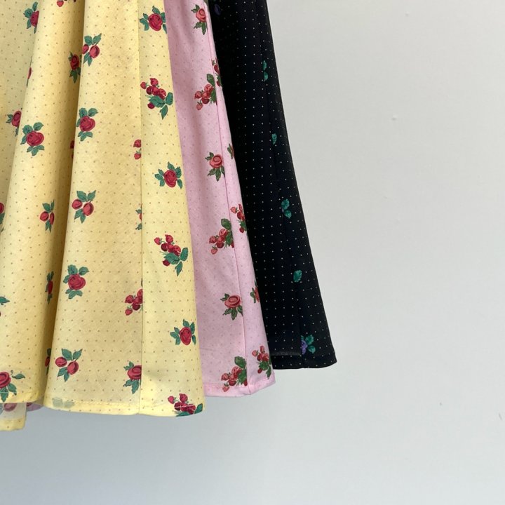 Another Avenue - Korean Women Fashion - #momslook - Flower Button Skirt - 2