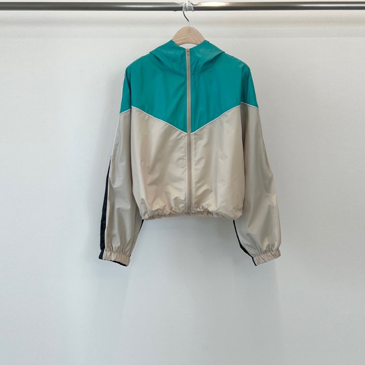 Another Avenue - Korean Women Fashion - #restrostyle - Cropped Hooded Contrast Jacket - 3