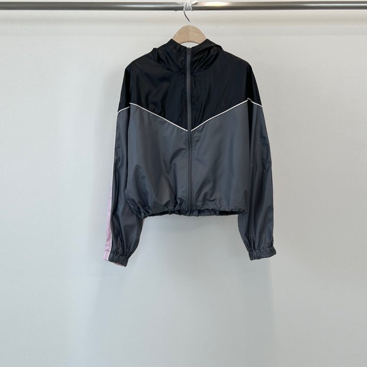 Another Avenue - Korean Women Fashion - #restrostyle - Cropped Hooded Contrast Jacket - 4