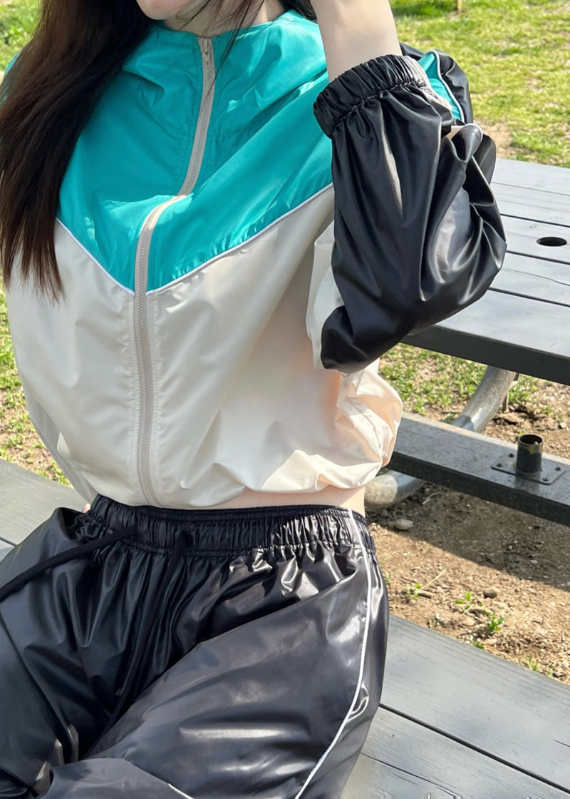 Another Avenue - Korean Women Fashion - #thatsdarling - Cropped Hooded Contrast Jacket - 6