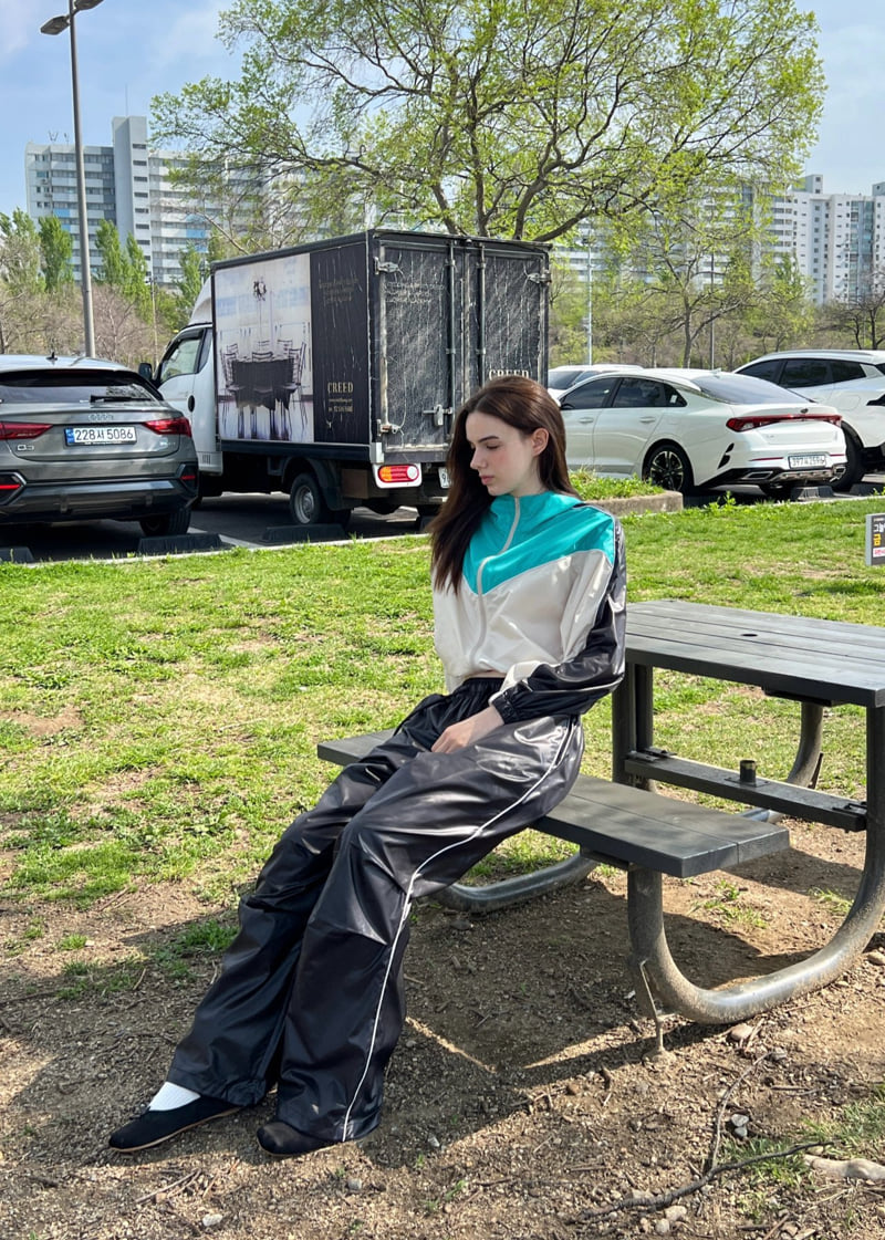 Another Avenue - Korean Women Fashion - #thelittlethings - Cropped Hooded Contrast Jacket - 7