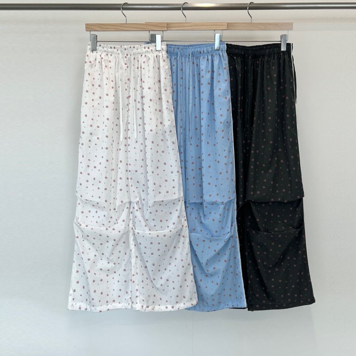 Another Avenue - Korean Women Fashion - #womensfashion - Flower Anorak Pants