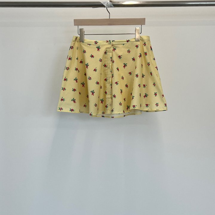 Another Avenue - Korean Women Fashion - #womensfashion - Flower Button Skirt - 3