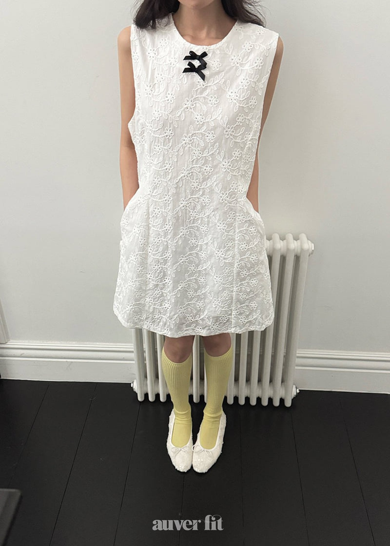 Auver_Fit - Korean Women Fashion - #momslook - Ribbon Punched Sleeveless Dress - 10