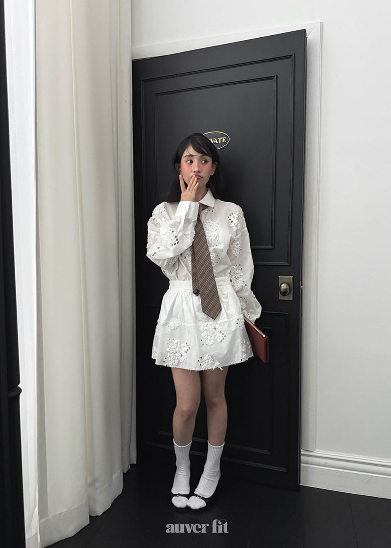 Auver_Fit - Korean Women Fashion - #thelittlethings - Punched Embroidery Skirt - 5