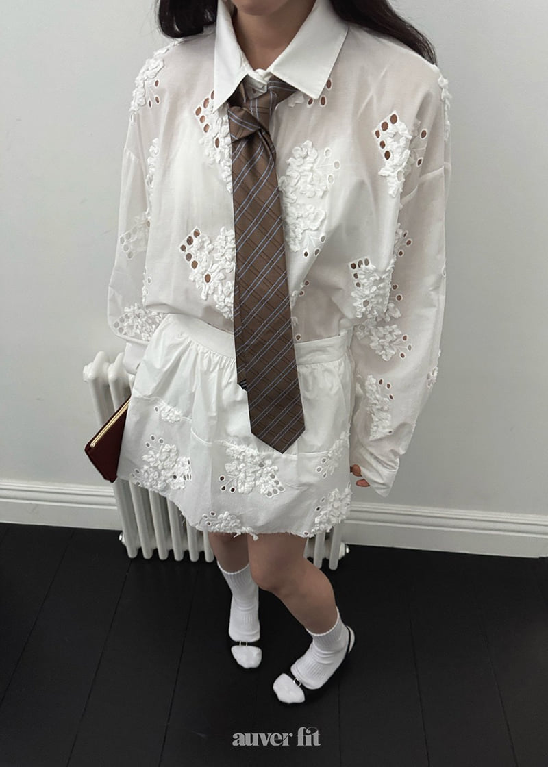 Auver_Fit - Korean Women Fashion - #womensfashion - Punched Embroidery Skirt - 7