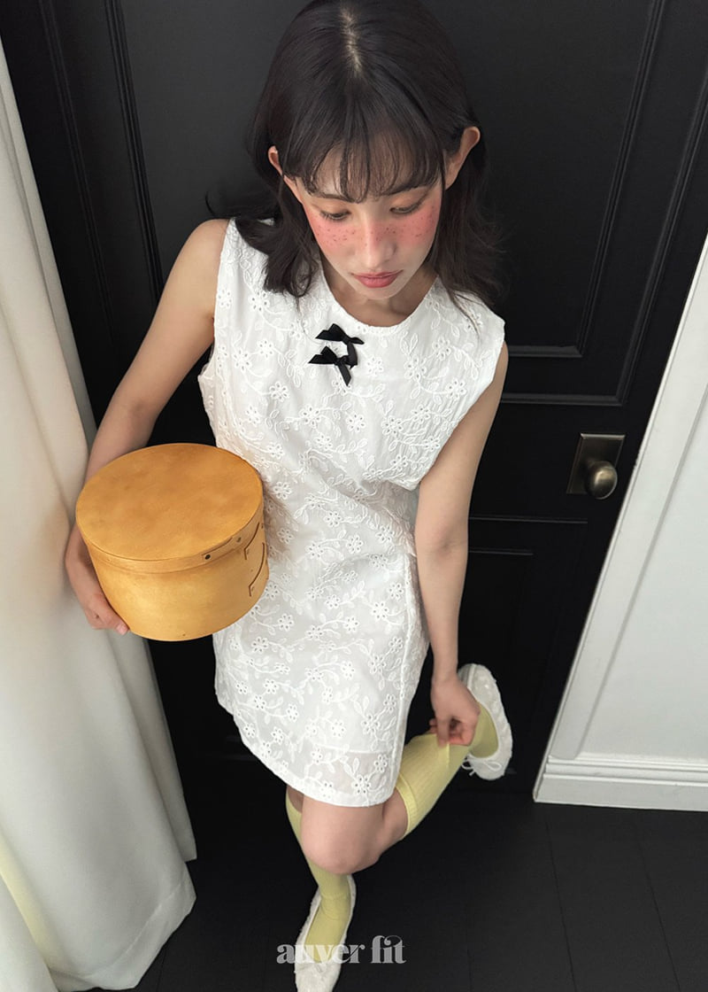 Auver_Fit - Korean Women Fashion - #womensfashion - Ribbon Punched Sleeveless Dress - 5
