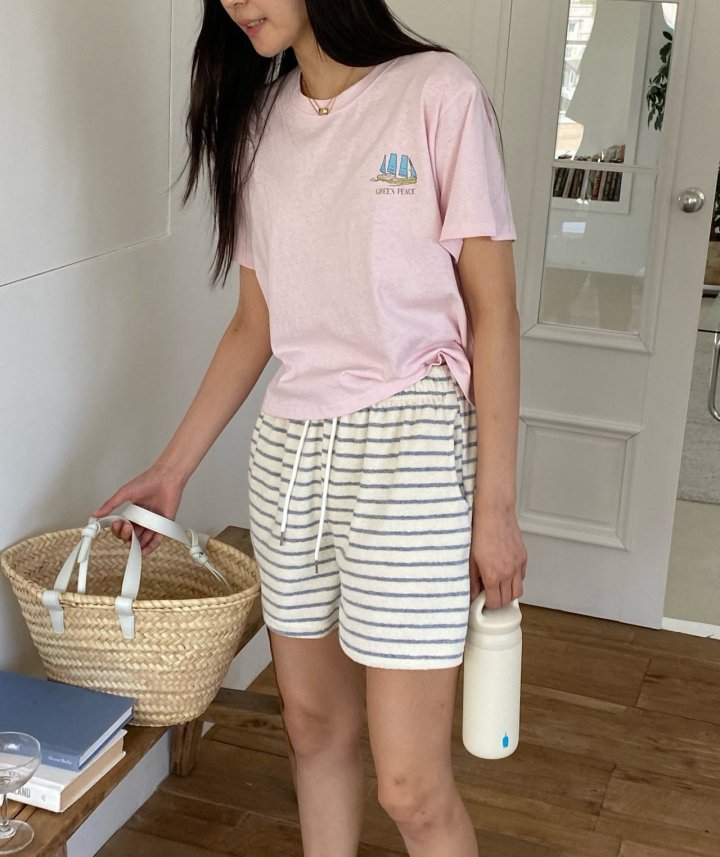 Diana - Korean Women Fashion - #womensfashion - Fish Crop Tee - 10