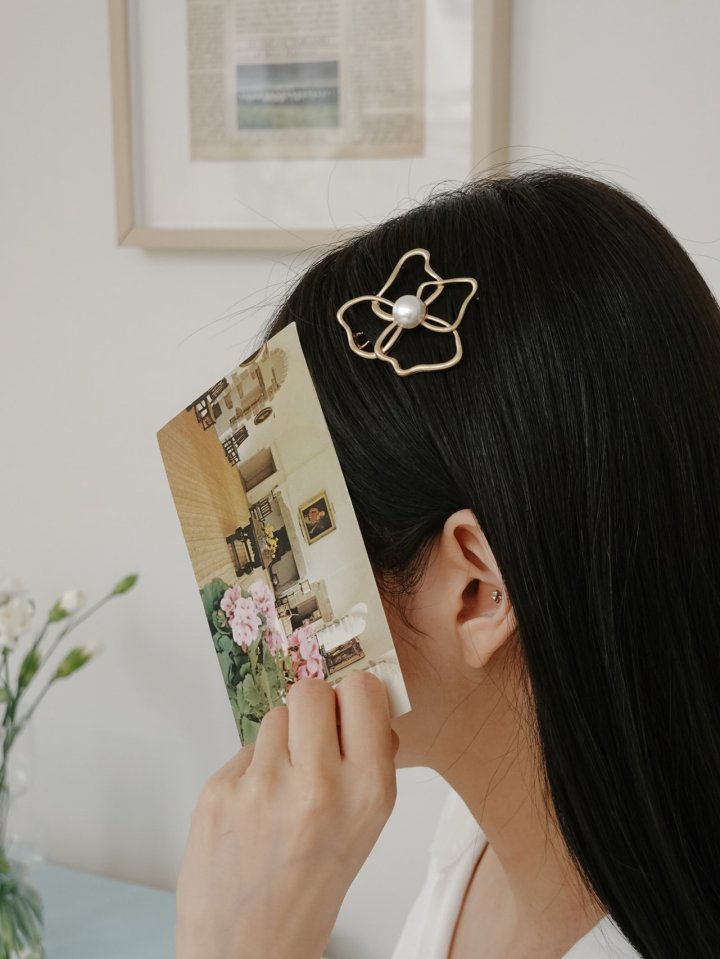 Eeiitt - Korean Women Fashion - #momslook - Freesia Flower Pearl Hairpin - 7