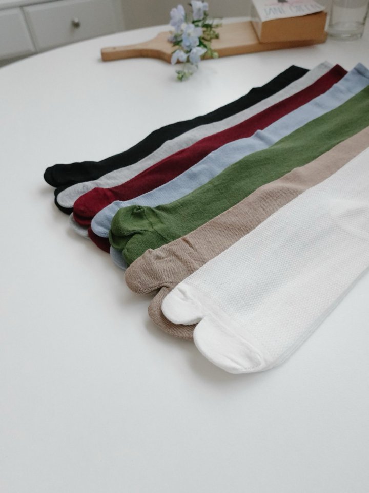 Eeiitt - Korean Women Fashion - #thatsdarling - Tabby Mesh Knee Socks - 4