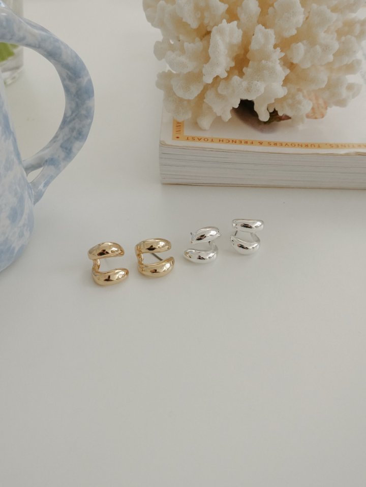Eeiitt - Korean Women Fashion - #womensfashion - Crabby Two-Line Earrings - 8