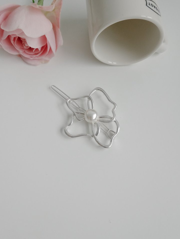 Eeiitt - Korean Women Fashion - #momslook - Freesia Flower Pearl Hairpin - 4