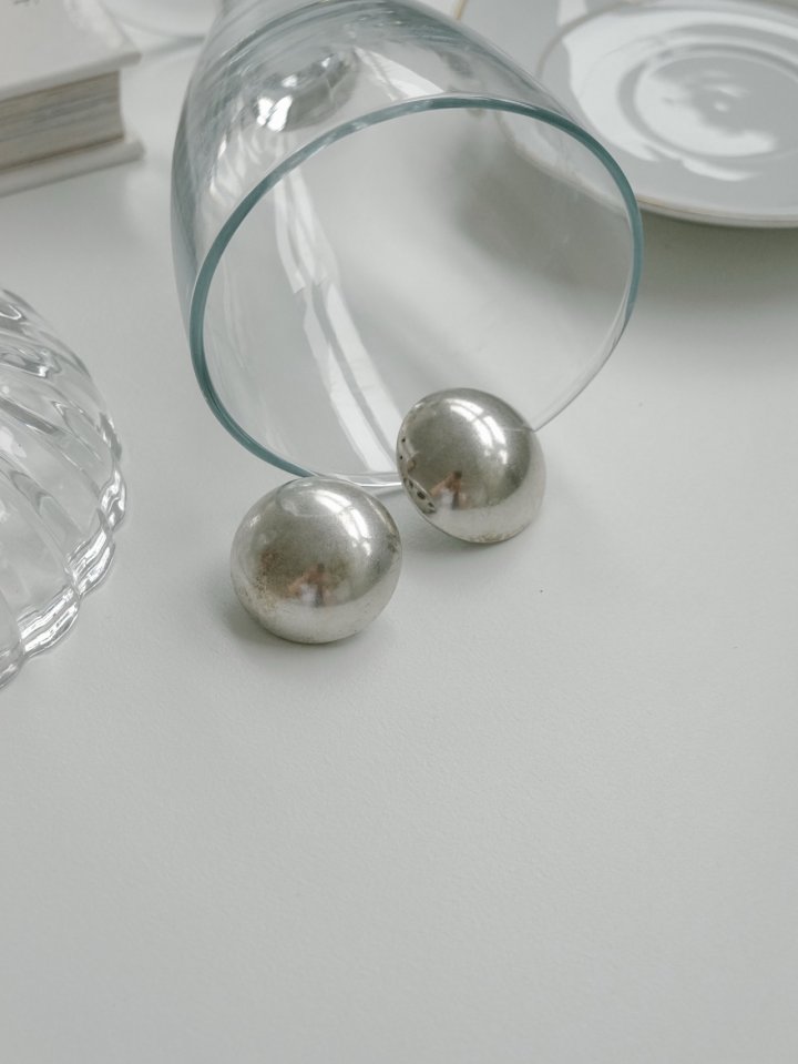 Eeiitt - Korean Women Fashion - #momslook - Dron The Round Bold Earrings - 4