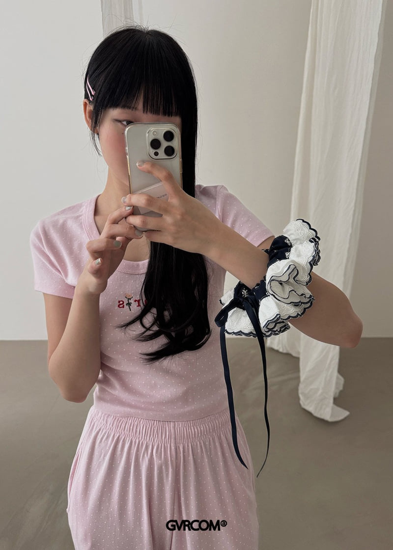 Gavara Market - Korean Women Fashion - #womensfashion - Fontney U-Neck Tee - 11