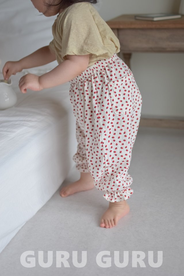 Strawberry Pants by Guru Guru for Baby - view 9