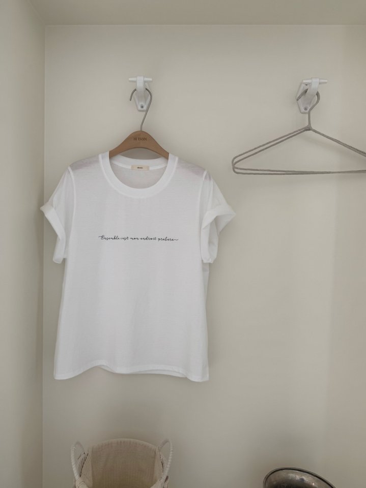 Hiyann - Korean Women Fashion - #vintagekidsstyle - Cursive Tee - 2