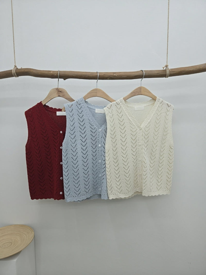 Most - Korean Women Fashion - #romanticstyle - Reuben Vest