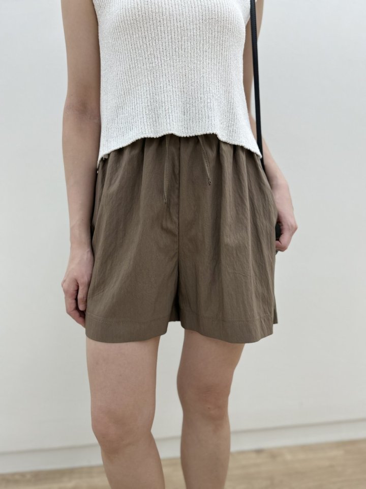 Most - Korean Women Fashion - #vintagekidsstyle - Vince Half Pants - 10
