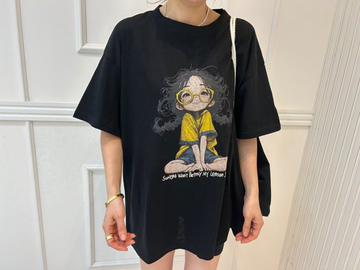 Pearls room - Korean Women Fashion - #momslook - Fuzzy Print Tee - 11