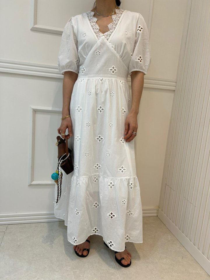 Pearls room - Korean Women Fashion - #womensfashion - Punching V Long One-piece - 4
