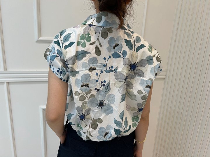 Pearls room - Korean Women Fashion - #momslook - Floral Back Band Shirt - 11