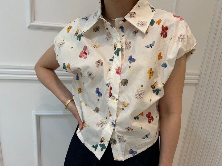 Pearls room - Korean Women Fashion - #momslook - Floral Back Band Shirt - 3