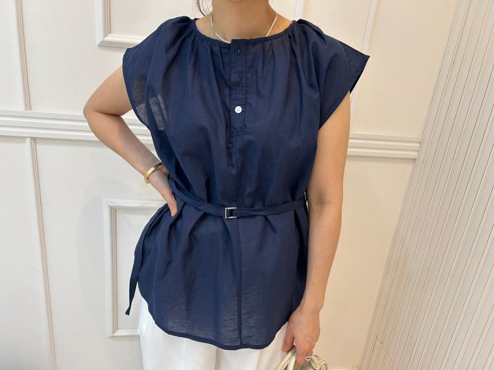 Pearls room - Korean Women Fashion - #womensfashion - Shirring Strap Blouse - 4