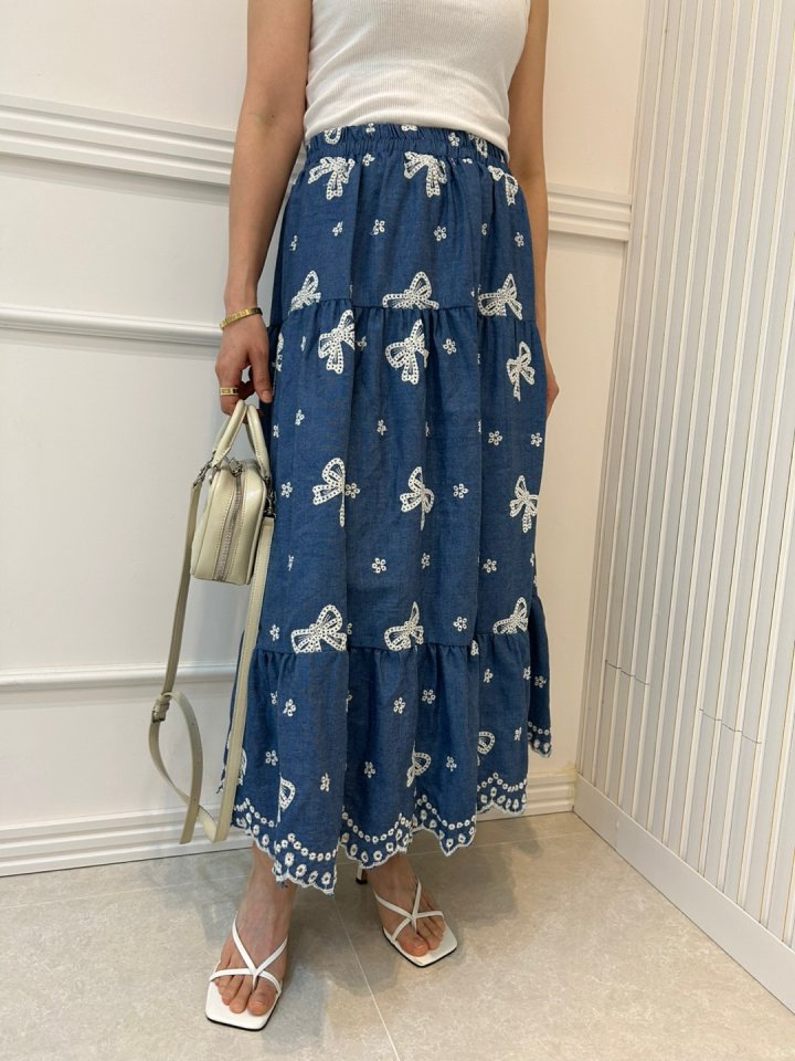 Pearls room - Korean Women Fashion - #momslook - Ribbon Embroidery Skirt - 10