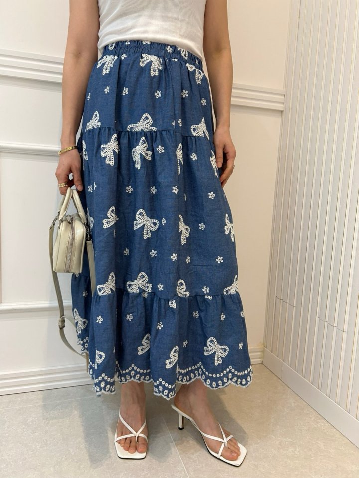 Pearls room - Korean Women Fashion - #momslook - Ribbon Embroidery Skirt - 8